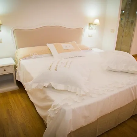 Bed & Breakfast I Racconti Di Partenope Napels